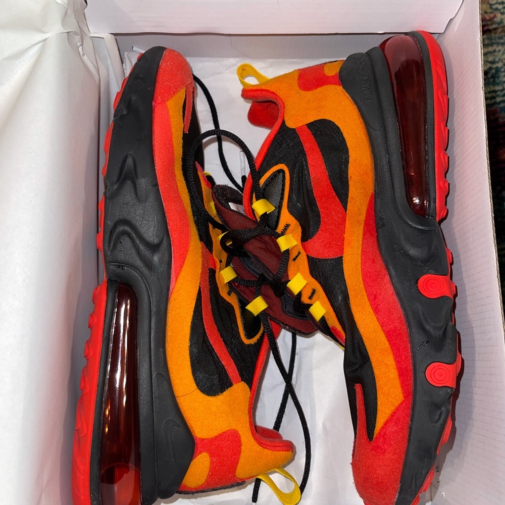 Air Max 270 React 'Lava' Men 8.5…